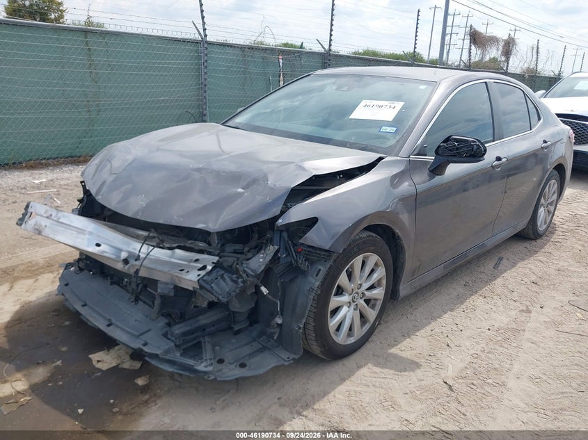 TOYOTA CAMRY - zdjęcie 2