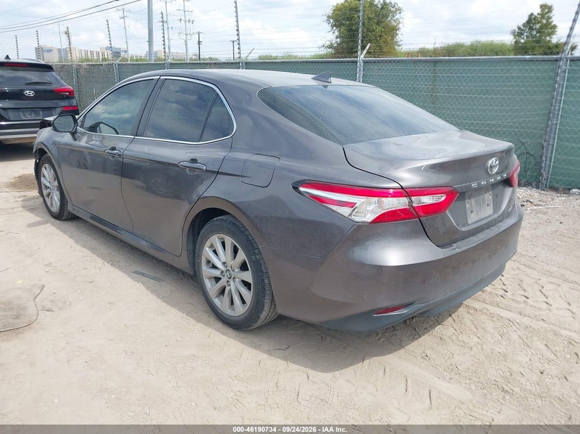 TOYOTA CAMRY - zdjęcie 3