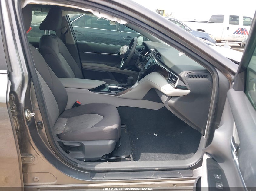 TOYOTA CAMRY - zdjęcie 5