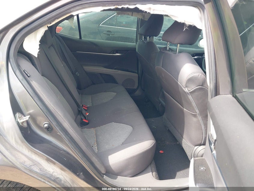 TOYOTA CAMRY - zdjęcie 8