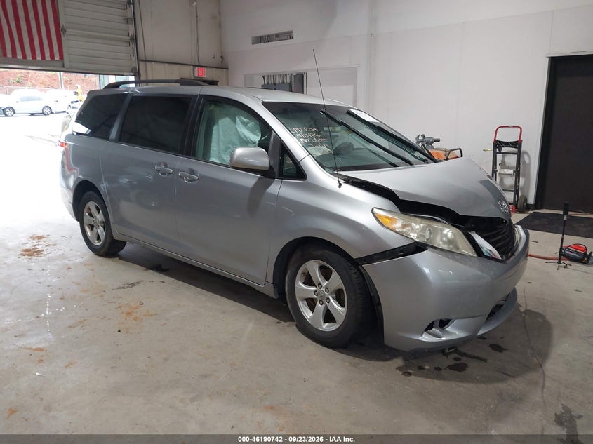 2012 TOYOTA SIENNA LE V6 8 PASSENGER