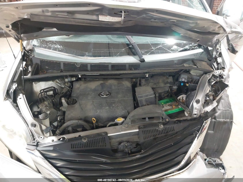 2012 TOYOTA SIENNA LE V6 8 PASSENGER · Фото 10