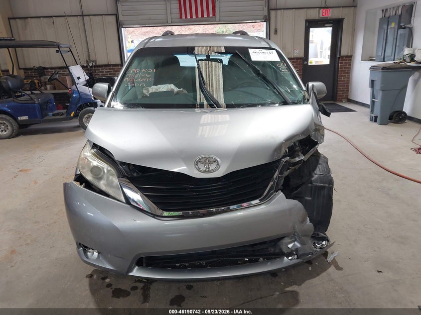 2012 TOYOTA SIENNA LE V6 8 PASSENGER · Фото 12