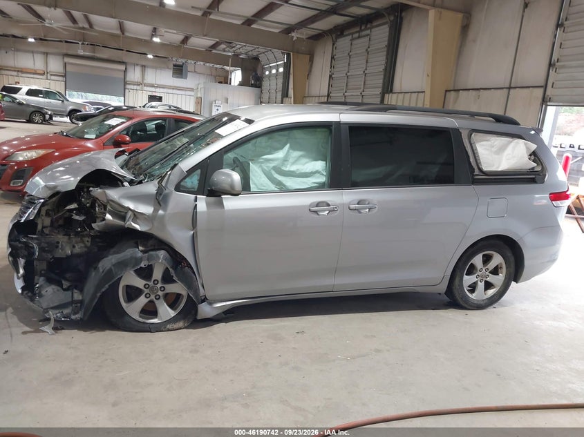 2012 TOYOTA SIENNA LE V6 8 PASSENGER · Фото 14