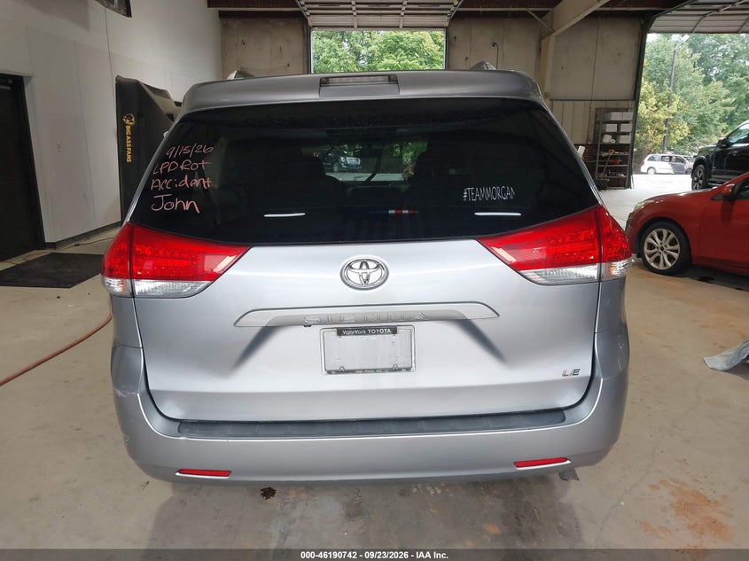 2012 TOYOTA SIENNA LE V6 8 PASSENGER · Фото 16