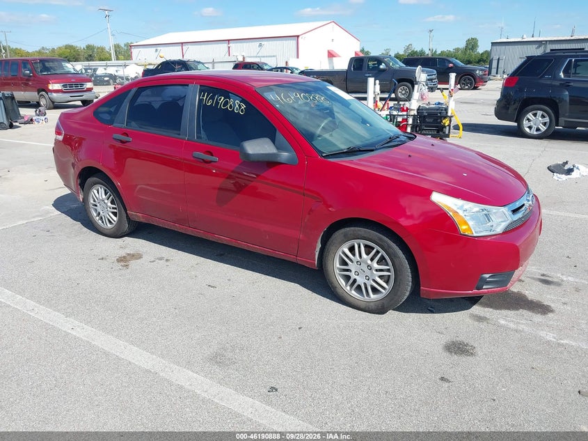 Vin: 1fahp3fn9bw201873, lot: 46690772, ford focus se 2011 img_1