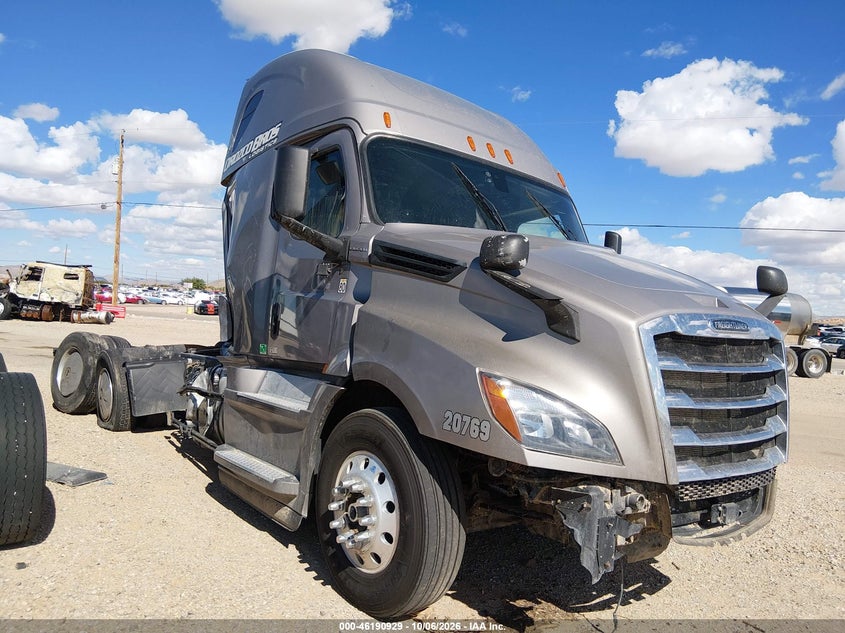 2020 FREIGHTLINER NEW CASCADIA 126