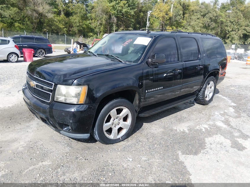 2008 Chevrolet Suburban 1500 Lt, Неизвестно, IAAI, VIN 1GNFC16038R119920 — фото 2
