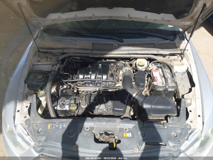 2013 FORD TAURUS SEL · Photo 10