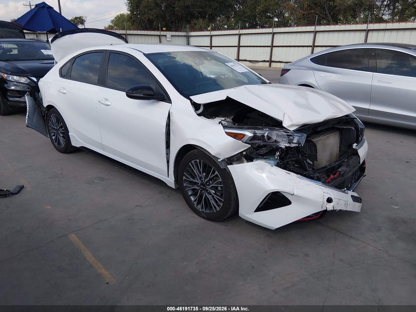 Vin: 3kpf54adxpe631702, lot: 46691619, kia fuerte gt-line 2023 img_1