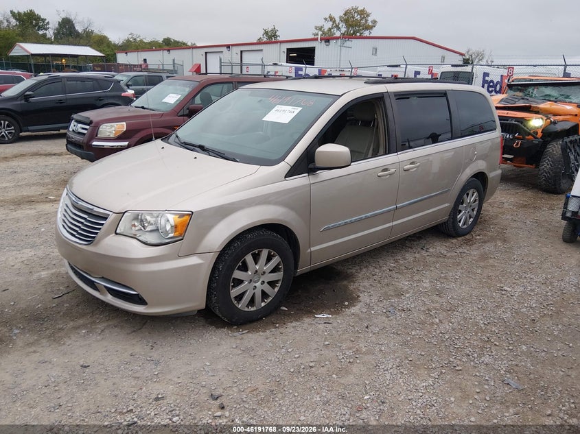 2013 Chrysler Town & Country Touring, Правый бок, IAAI, VIN 2C4RC1BG2DR559267 — фото 2