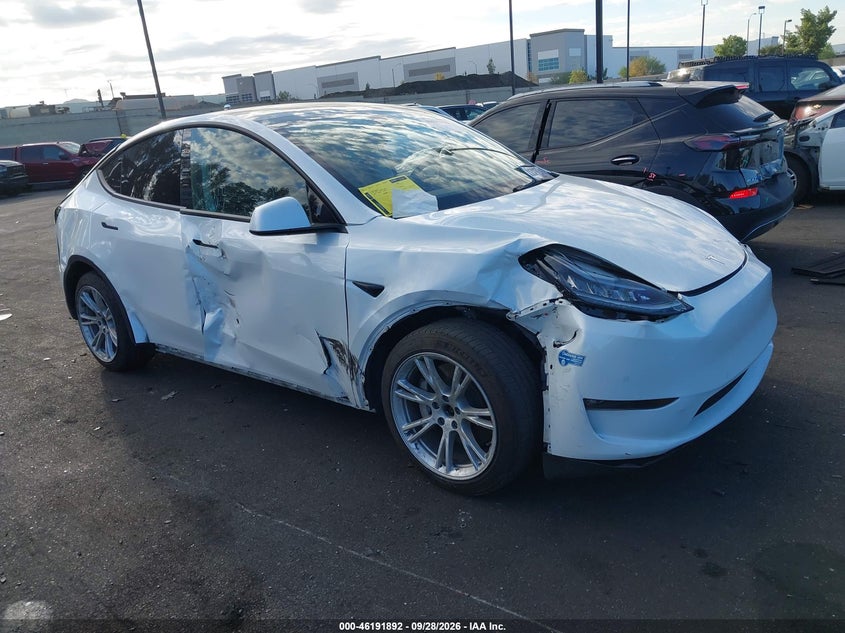 Vin: 5yjygdee3mf145616, lot: 46691776, tesla model y long range dual motor all-wheel drive 2021 img_1