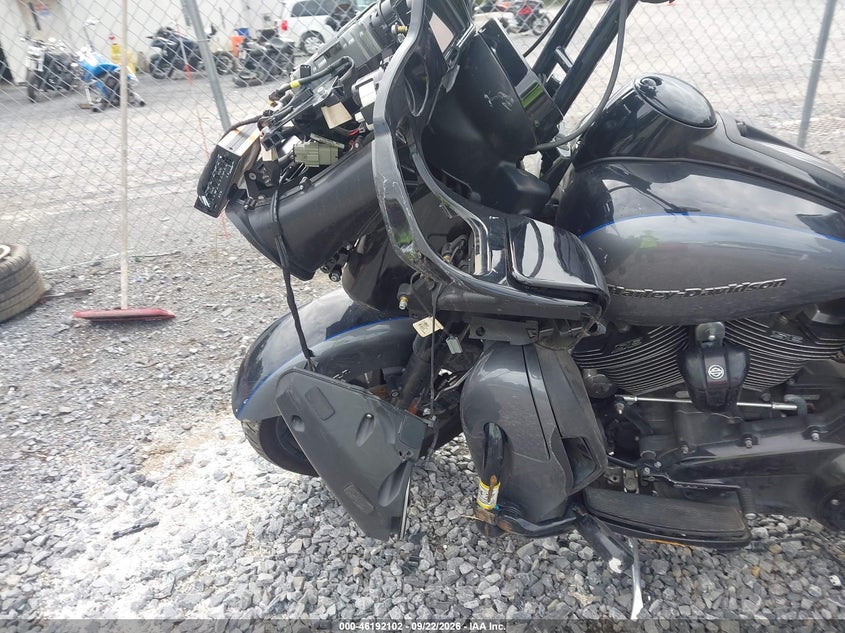 HARLEY-DAVIDSON FLTRK 2021