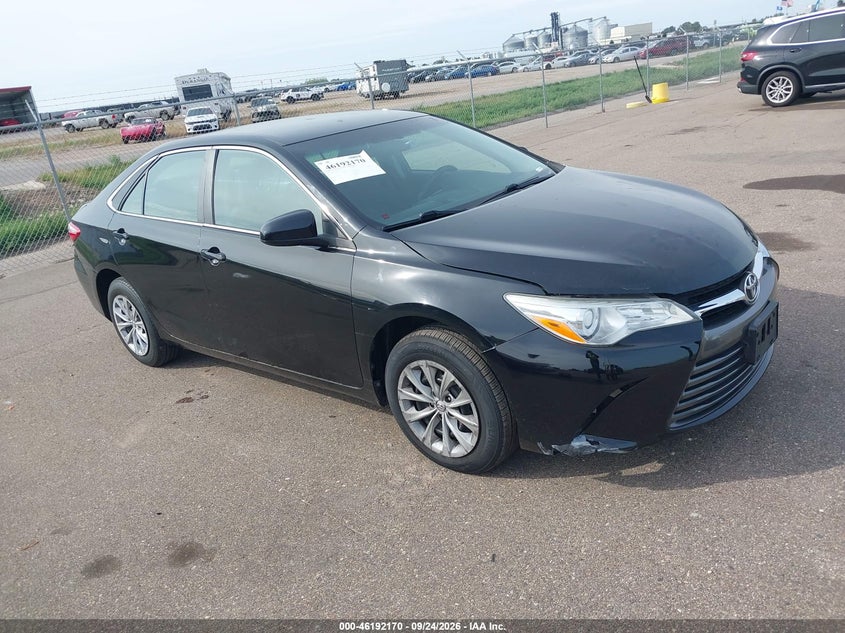 TOYOTA CAMRY - zdjęcie 1