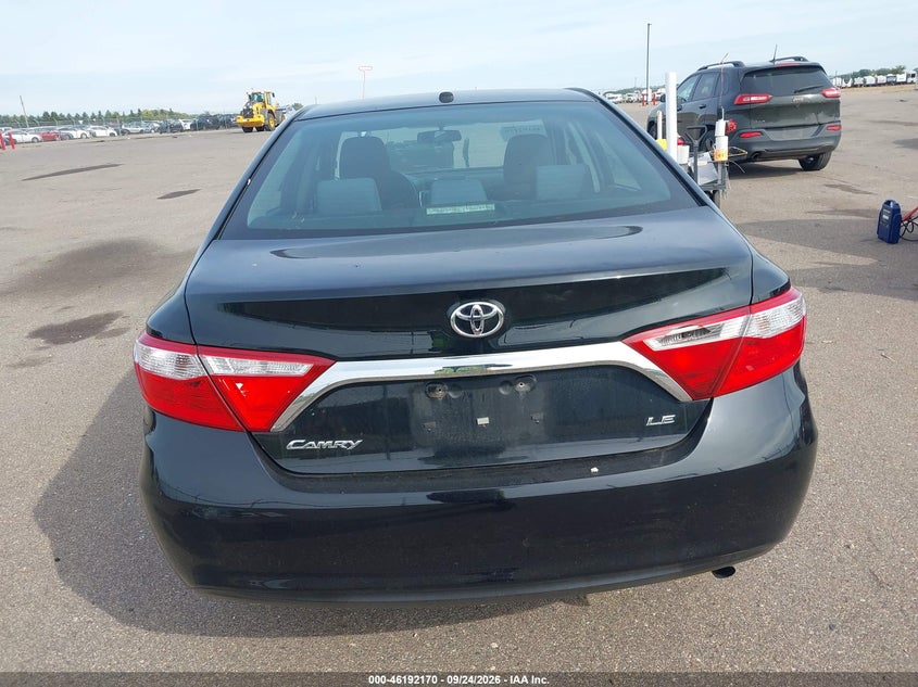 TOYOTA CAMRY - zdjęcie 16