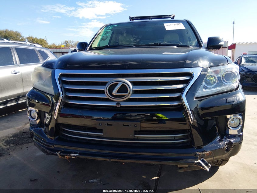 2013 LEXUS LX 570 · Фото 17