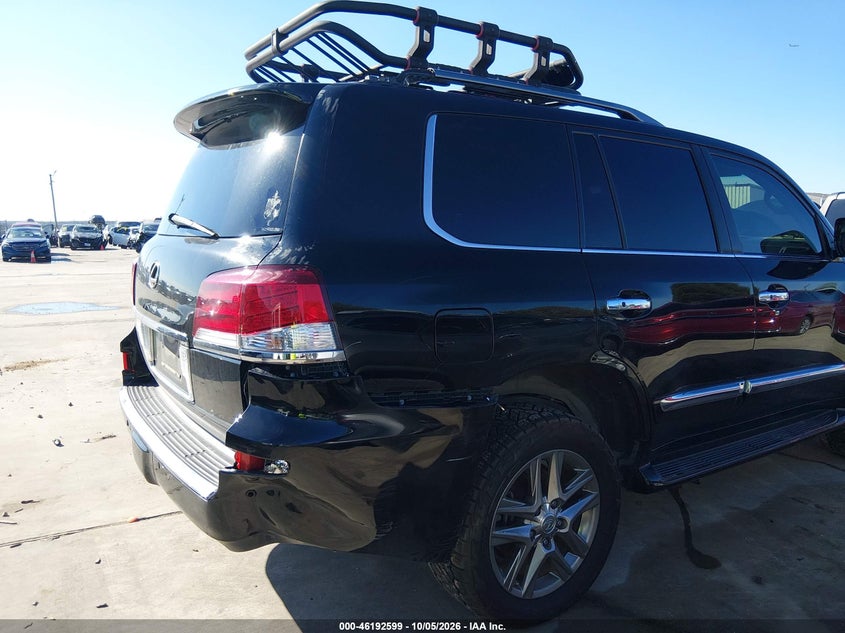 2013 LEXUS LX 570 · Фото 20