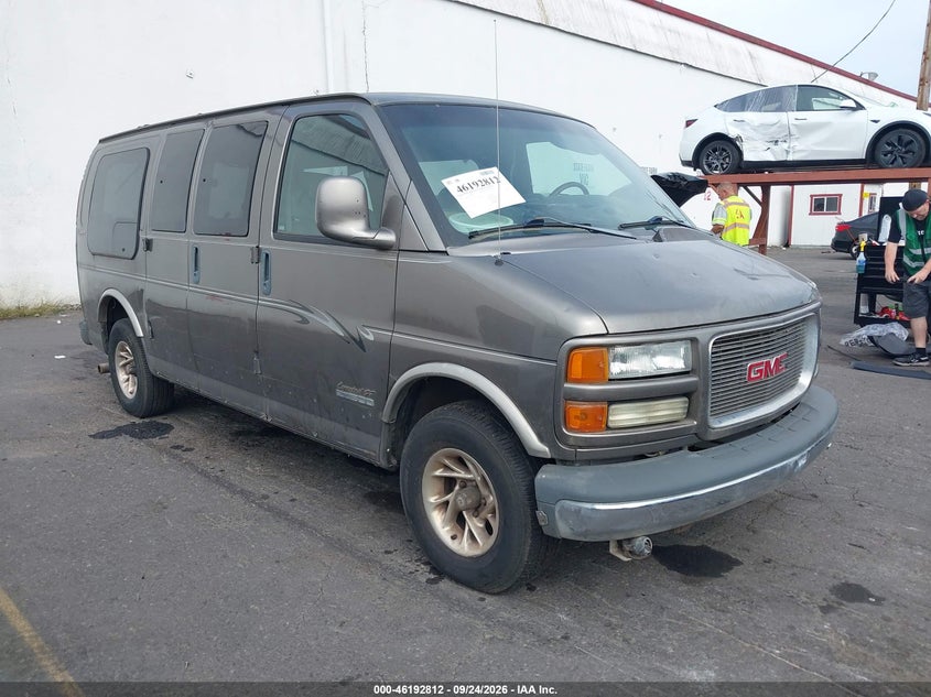 GMC SAVANA PASSENGER 2002 VIN 1GDFG15R521186355
