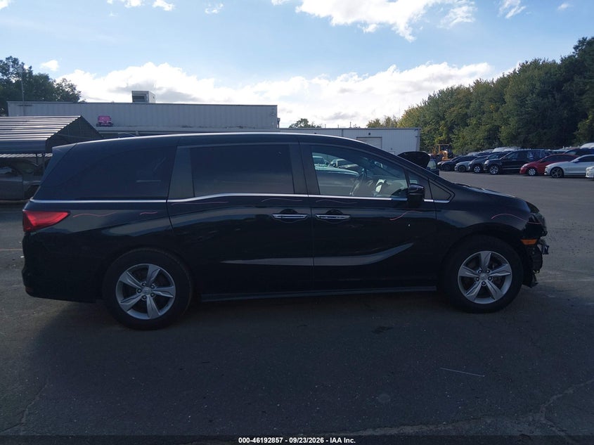 HONDA ODYSSEY 2018 VIN 5FNRL6H74JB056917