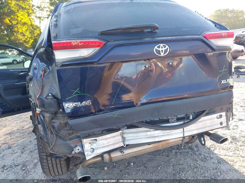 TOYOTA RAV4 - zdjęcie 6