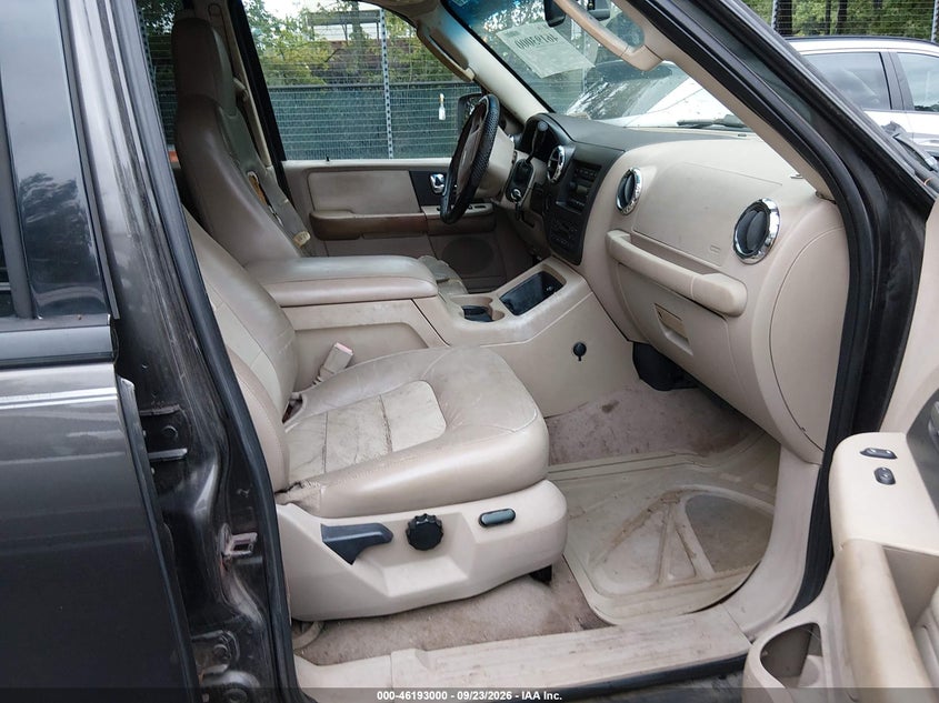 2005 FORD EXPEDITION auction photo 5