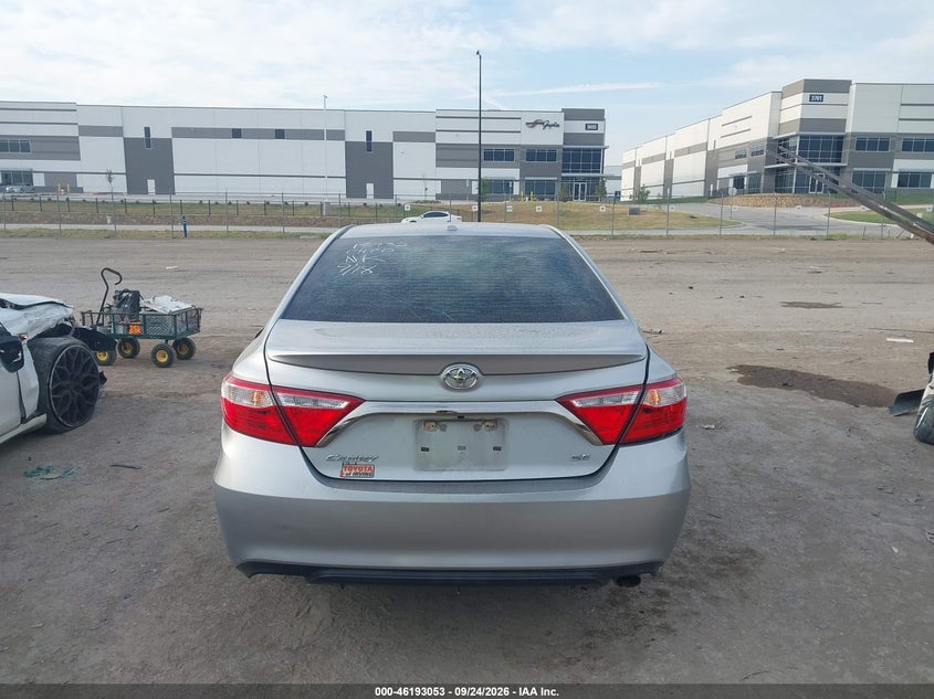 TOYOTA CAMRY - zdjęcie 16