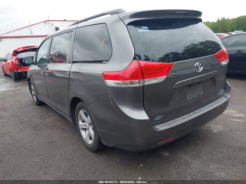 Vin: 5tdkk3dc2bs158932, lot: 46693057, toyota sienna le v6 20113