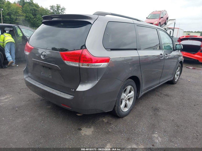 Vin: 5tdkk3dc2bs158932, lot: 46693057, toyota sienna le v6 20114