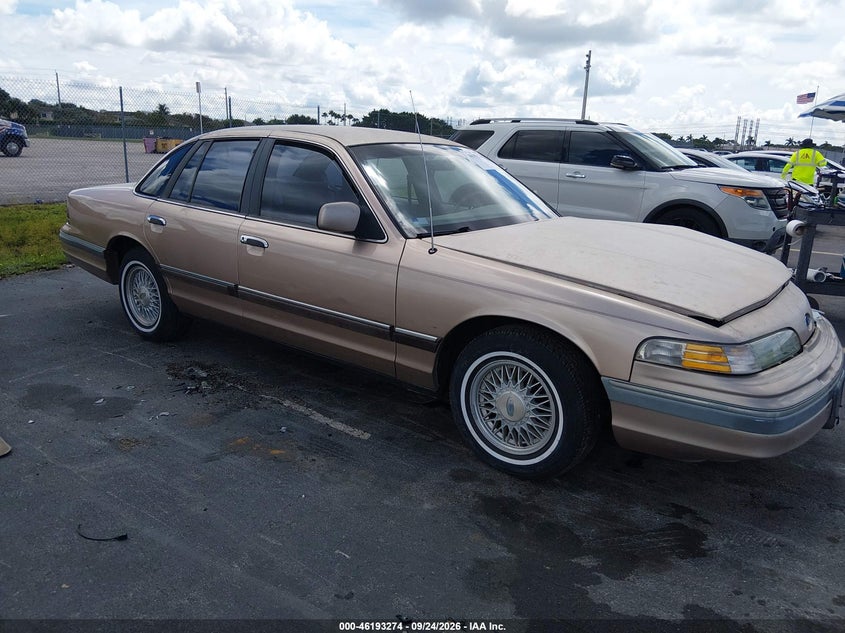 1992 FORD CROWN VICTORIA LX