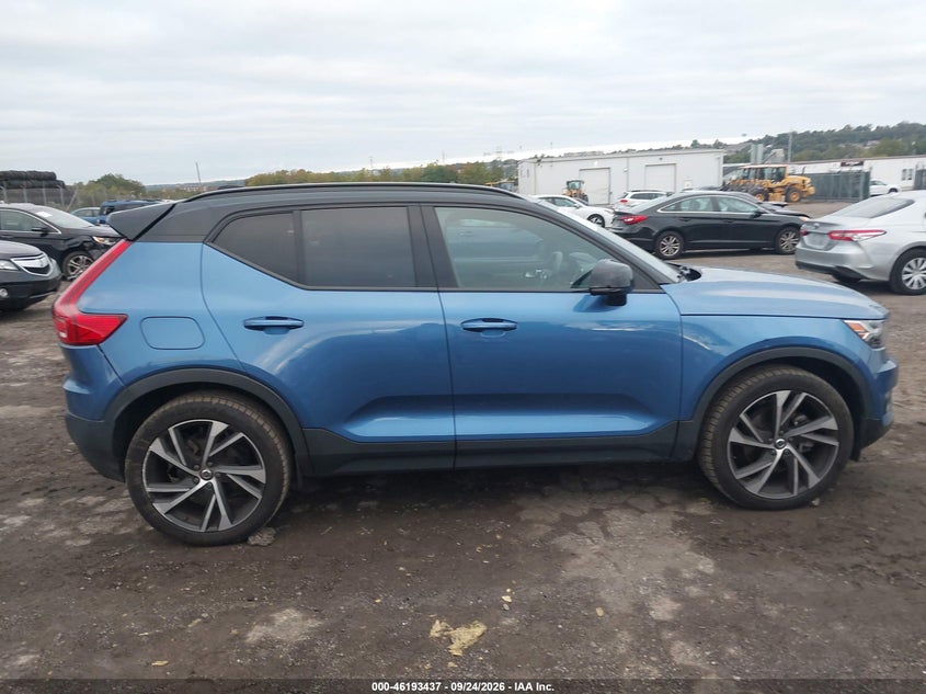 2021 VOLVO XC40 T5 R-DESIGN · Фото 13