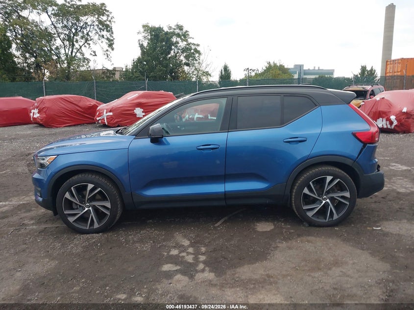 2021 VOLVO XC40 T5 R-DESIGN · Фото 14