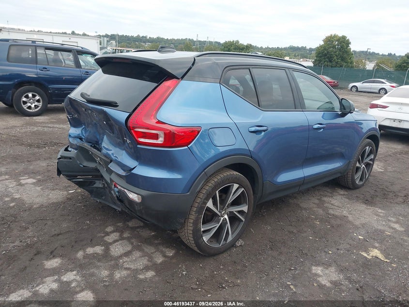2021 VOLVO XC40 T5 R-DESIGN · Фото 4