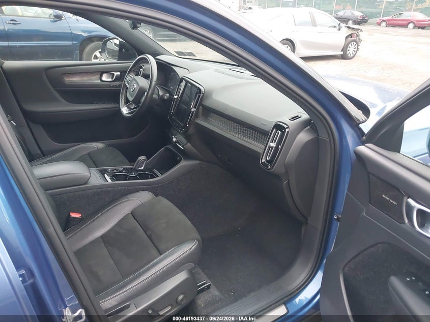 2021 VOLVO XC40 T5 R-DESIGN · Фото 5