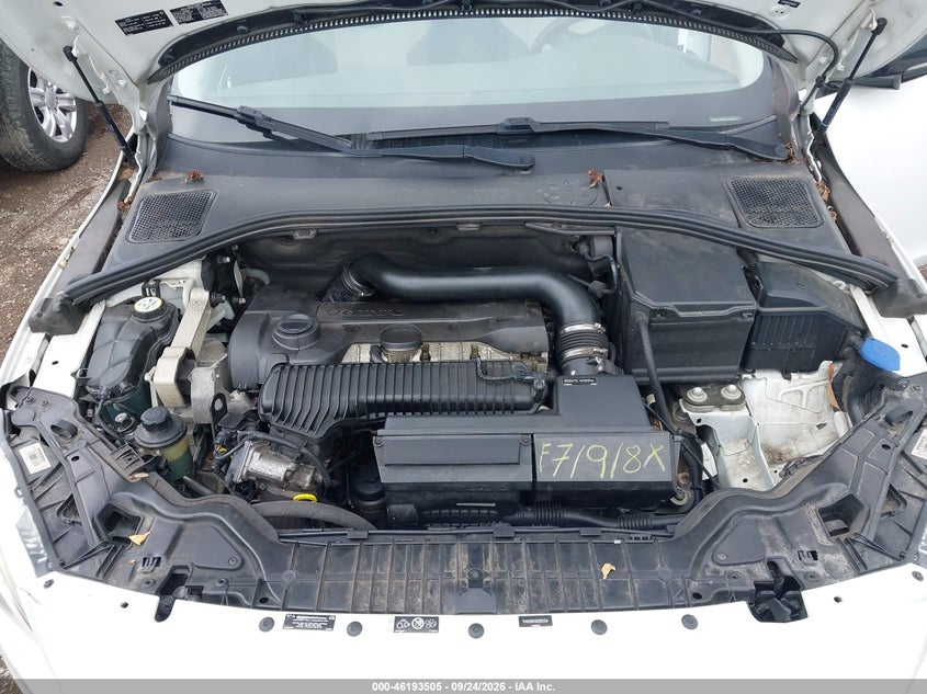 2016 VOLVO V60 CROSS COUNTRY T5 · Фото 10