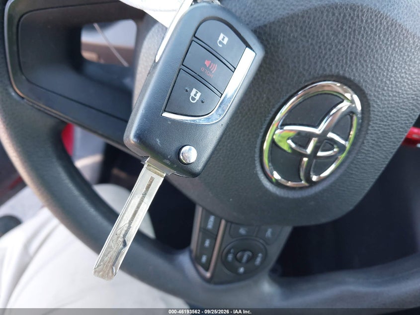 TOYOTA RAV4 - zdjęcie 11