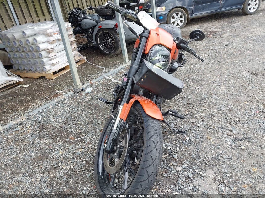 HARLEY-DAVIDSON VRSCDX 2015