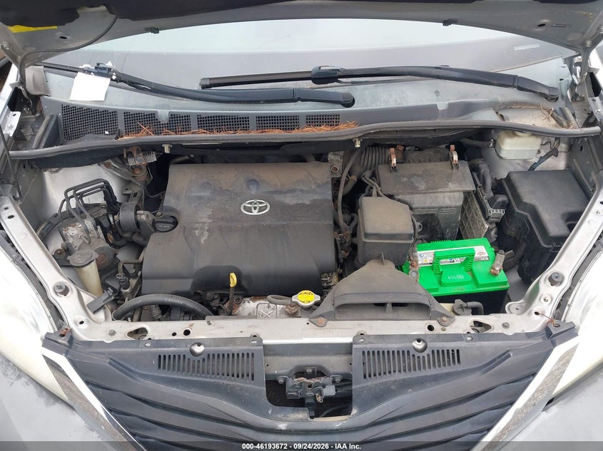 2012 TOYOTA SIENNA LE V6 8 PASSENGER · Фото 10