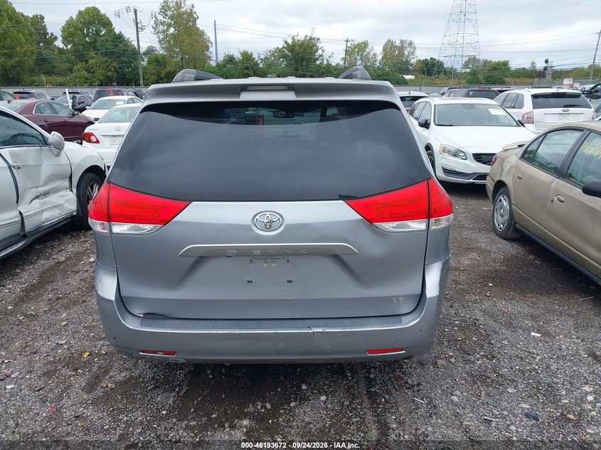 2012 TOYOTA SIENNA LE V6 8 PASSENGER · Фото 16