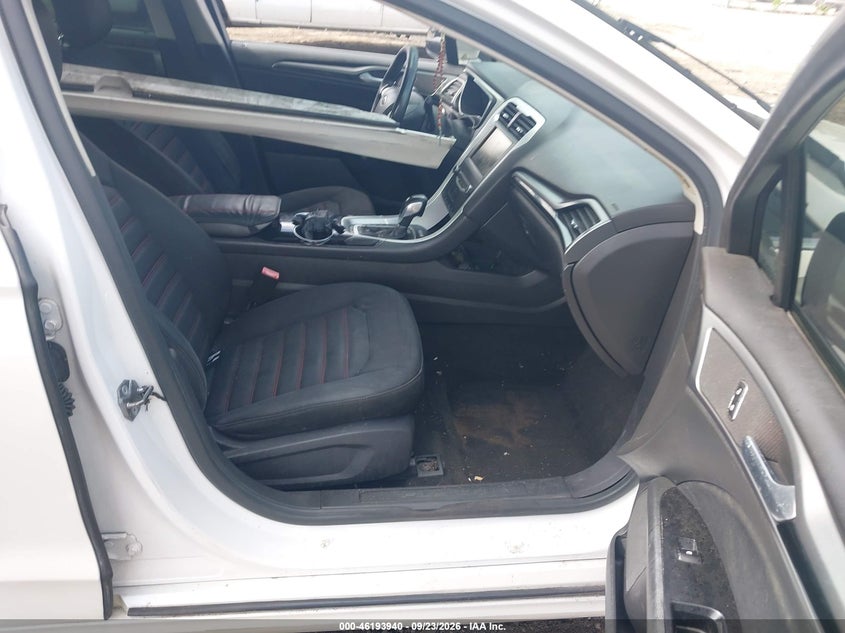 2013 FORD FUSION auction photo 5