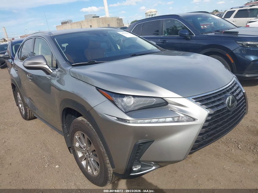 LEXUS NX 300 - zdjęcie 1