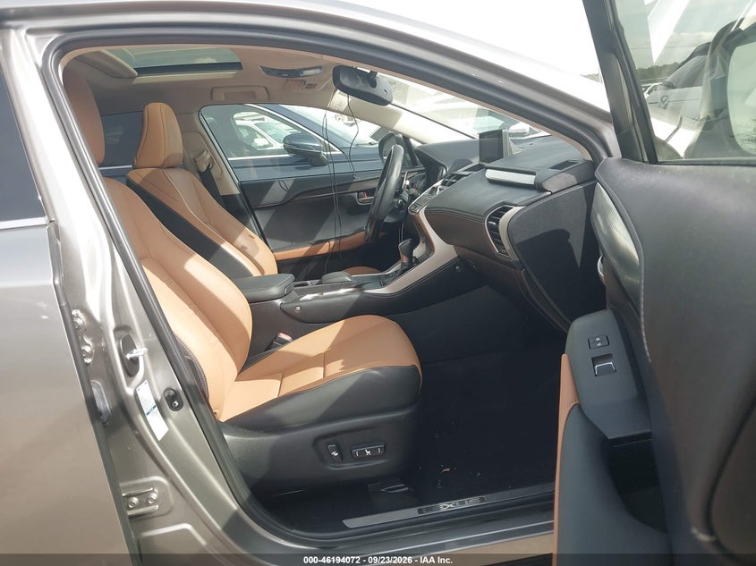 LEXUS NX 300 - zdjęcie 5
