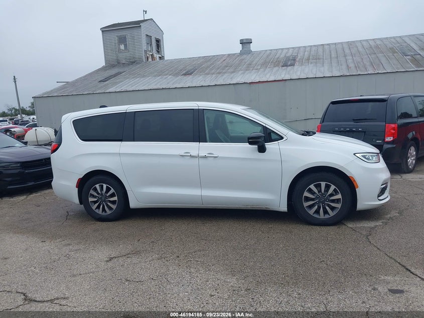 CHRYSLER PACIFICA HYBRID 2024 VIN 2C4RC1S79RR170861