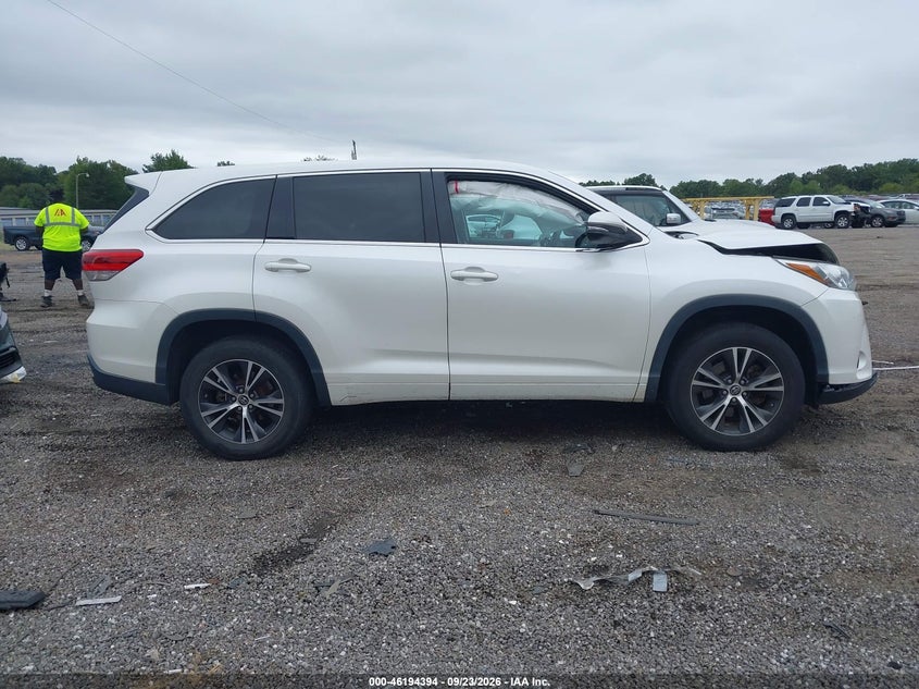 TOYOTA HIGHLANDER - zdjęcie 13