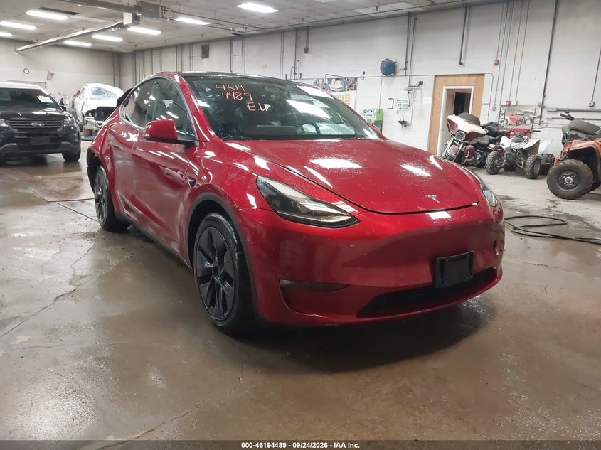 Vin: 7saygaee7rf185772, lot: 46694373, tesla model y long range dual motor all-wheel drive 2024 img_1