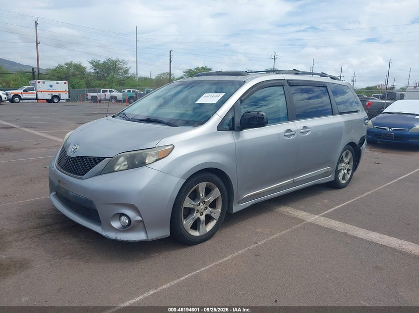 2012 Toyota Sienna, Удар ззаду, IAAI, VIN 5TDXK3DC3CS247948 — фото 2