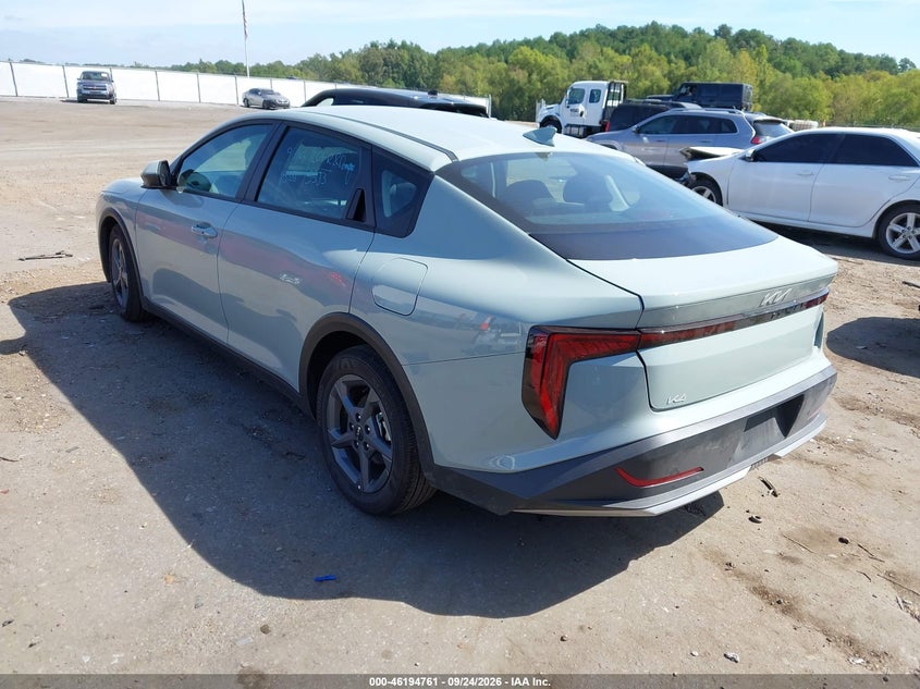 Vin: 3kpft4de4te315720, lot: 46694645, kia k4 lxs 20263