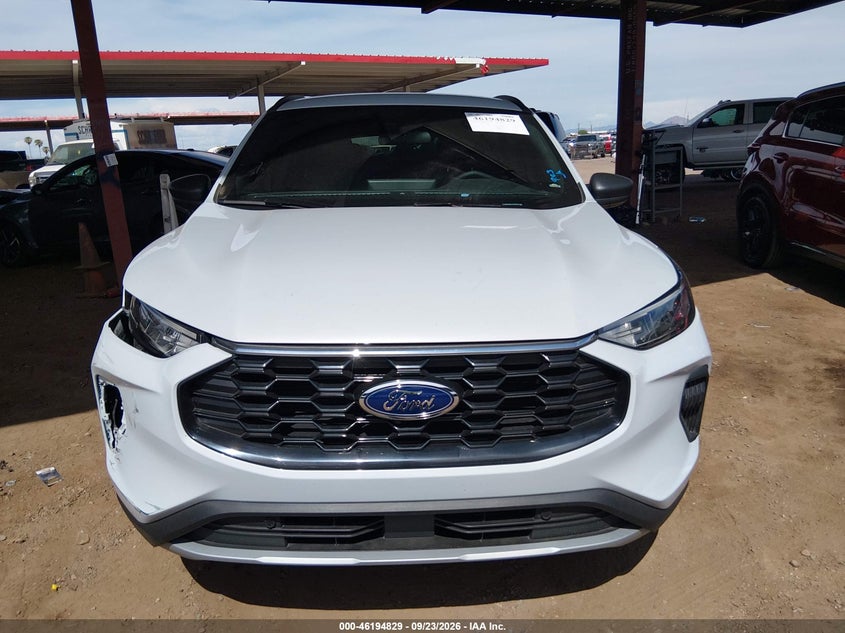 2025 FORD ESCAPE ST-LINE · Photo 13