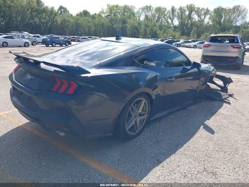 FORD MUSTANG - zdjęcie 4