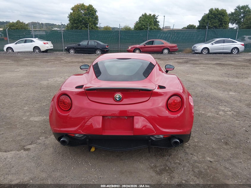 Photo 16 - ALFA-ROMEO 4C