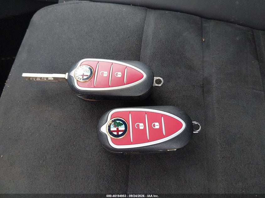 ALFA-ROMEO 4C 2015 VIN ZARBAAC47FM127636